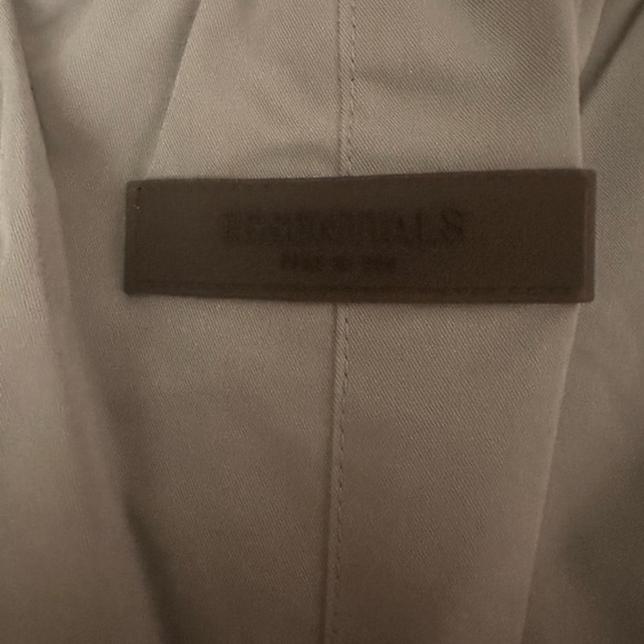 FEAR OF GOD ESSENTIALS WOMEN'S COTTON DOCK SHORT - SYCAMORE NWT Med rare find - Picture 3 of 9